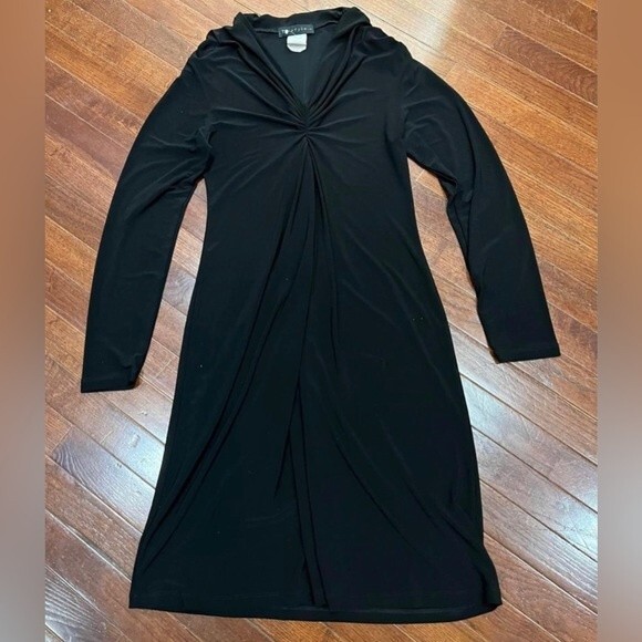 Long sleeve ruched black dress size medium - Picture 2 of 4